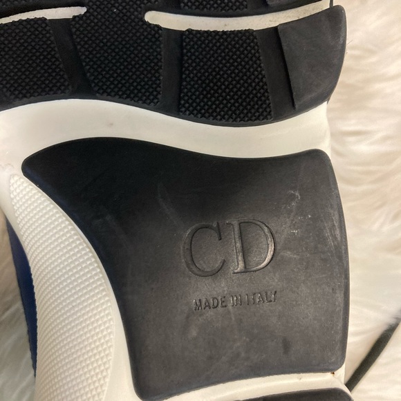 B22 SNEAKER
Blue Calfskin with Yellow and White Technical Mesh - Picture 9 of 16